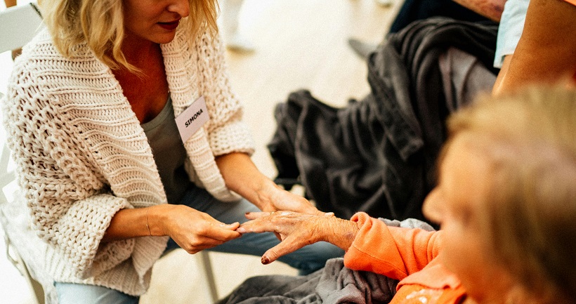 Intervención domiciliaria paliativa de las necesidades de un adulto mayor con enfermedad de Alzheimer